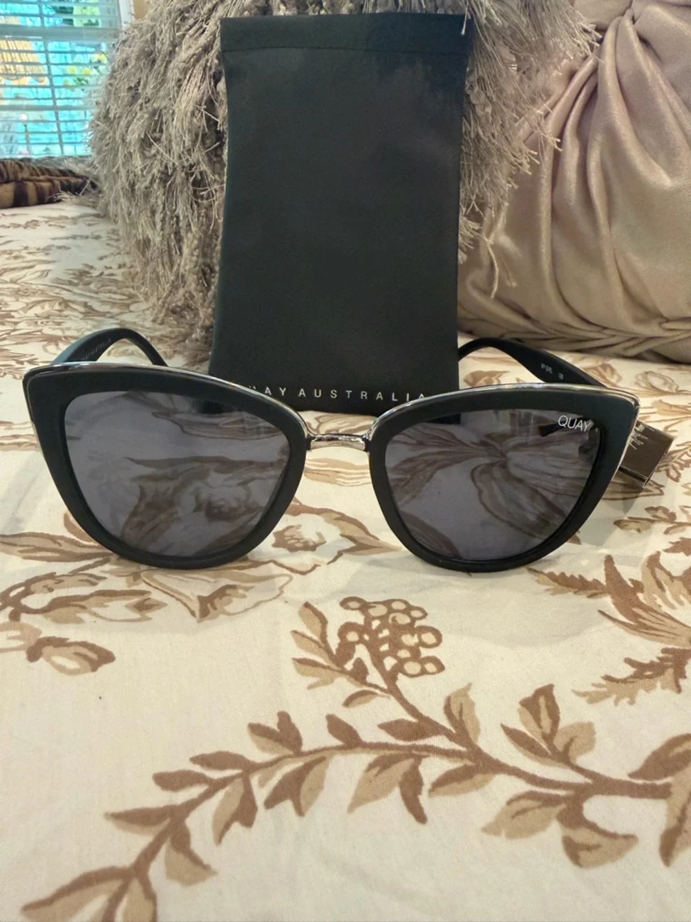 Quay Australia Black Cat-Eye Sunglasses with Dark Lenses
